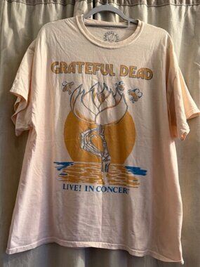 Grateful Dead s/s t-shirt Live in Concert . sz:M/ MD. 100% cotton.Good condition